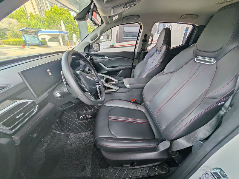 6 driver cab of Star Boundless MAXUS Classic Pop-up Roof Off Road Motorhome002 6 driver cab of Star Boundless MAXUS Classic Pop-up Roof Off Road Motorhome002